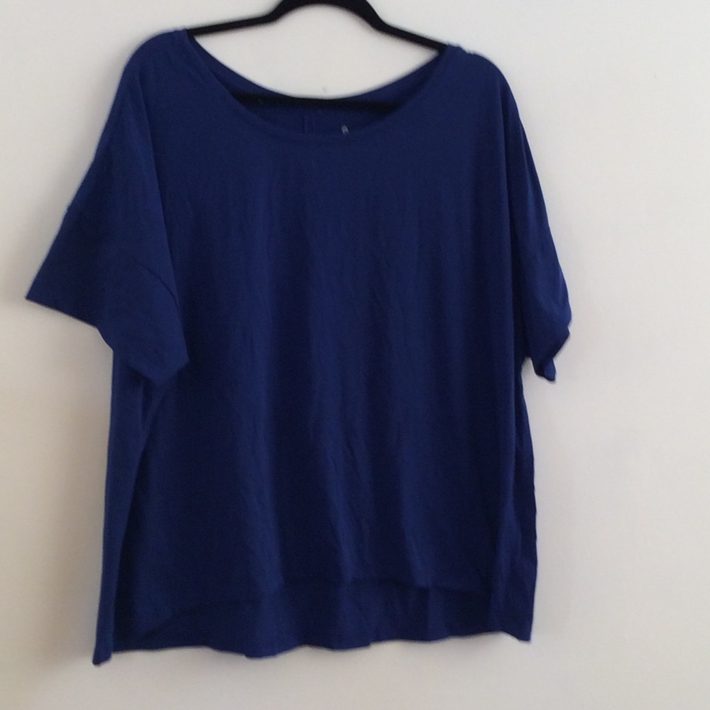 Athleta t-shirt Blue 2x 2xl